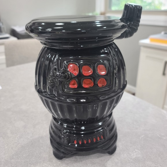 Rare Vintage AMERICAN BISQUE USA 1944 Pot Belly Stove Cookie Jar w/Chimney Lid